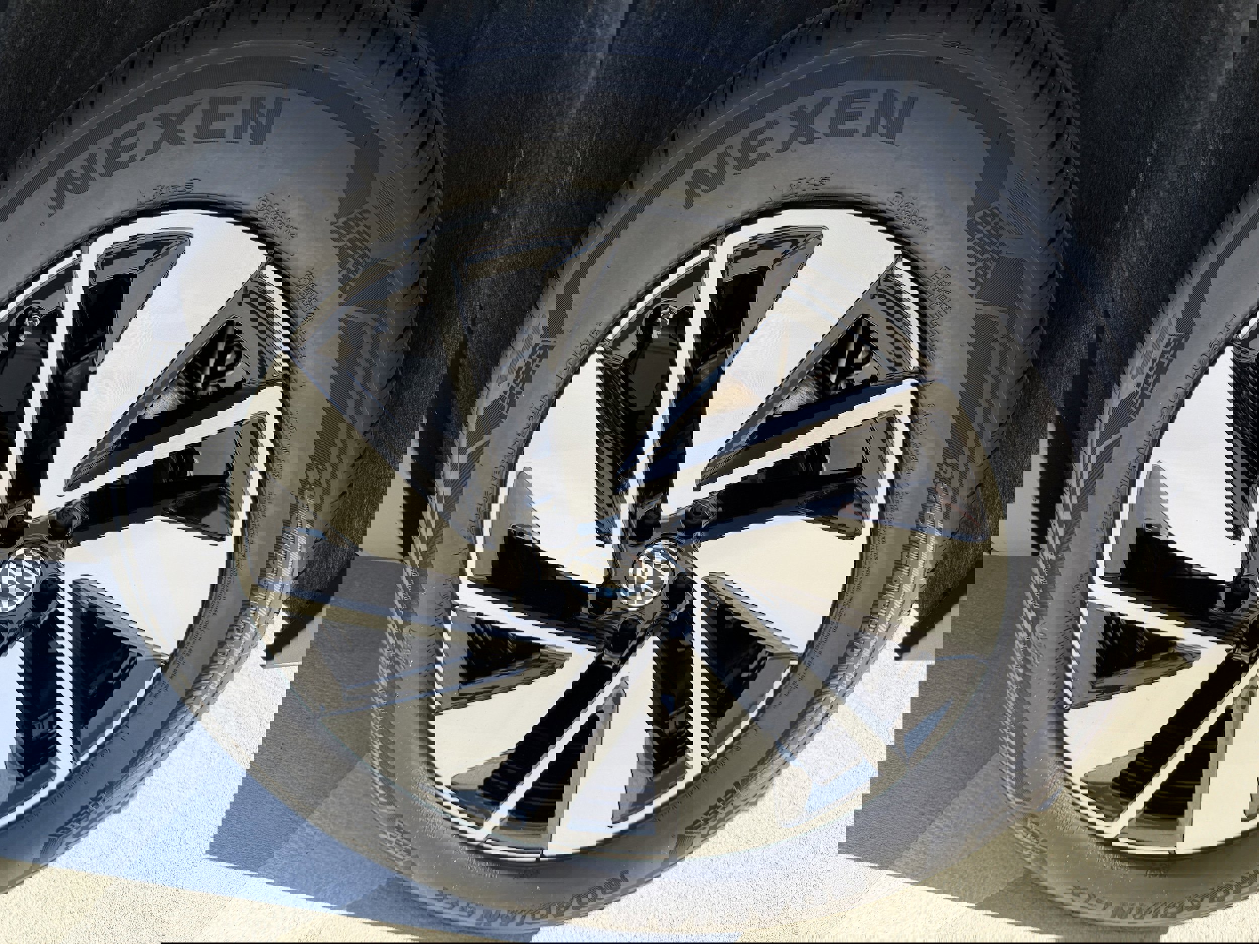 New 2026 Volkswagen Atlas SE image 31