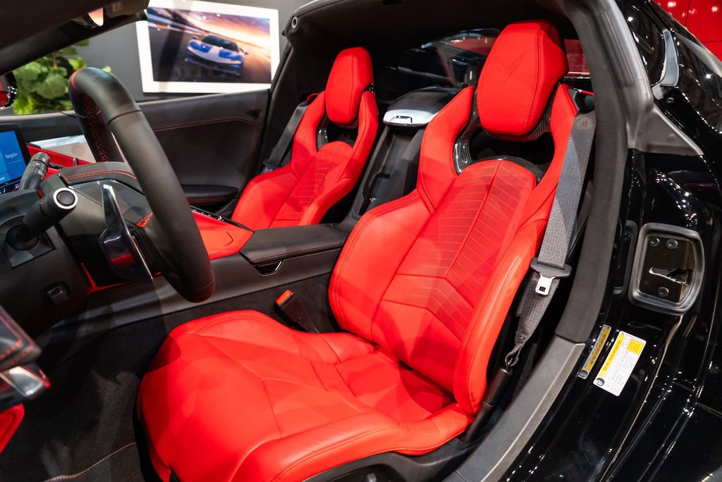 Used 2020 Chevrolet Corvette Stingray Premium Cpe w/ 3LT Preferred Equipment Group image 4