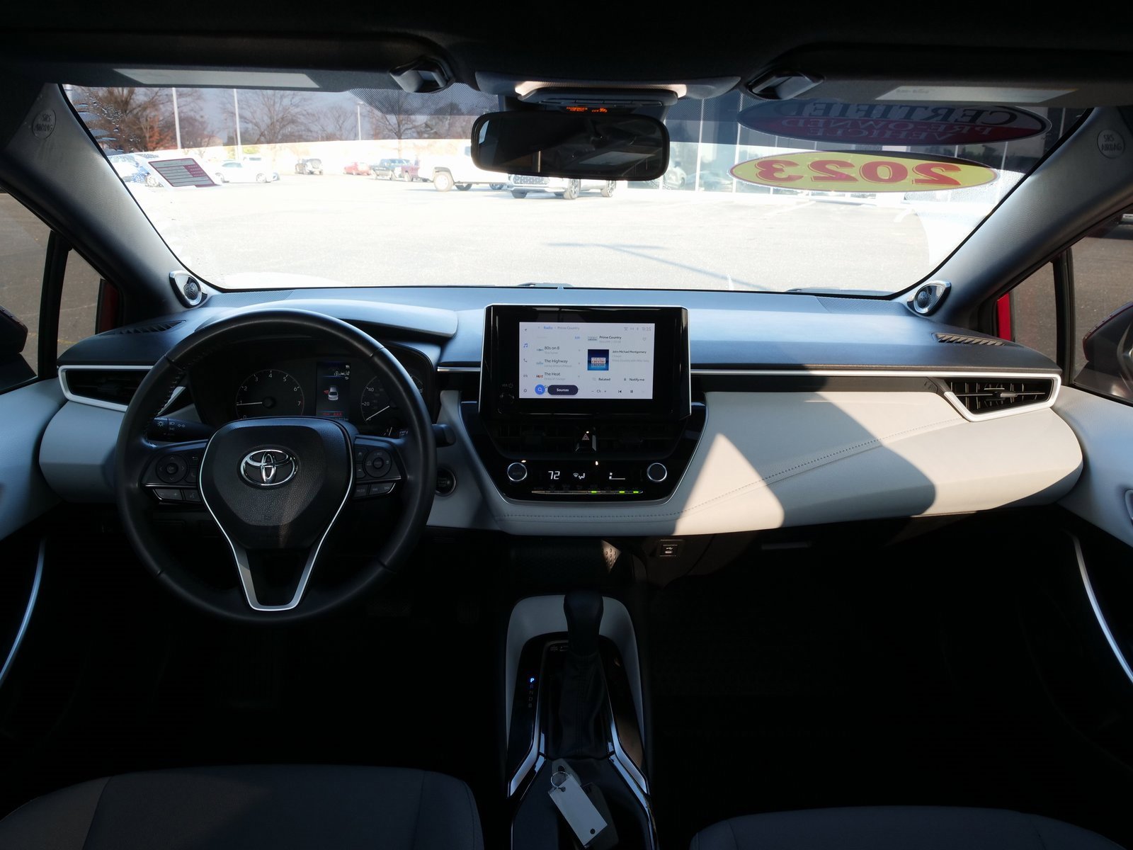 Used 2023 Toyota Corolla SE w/ SE Premium Package image 19