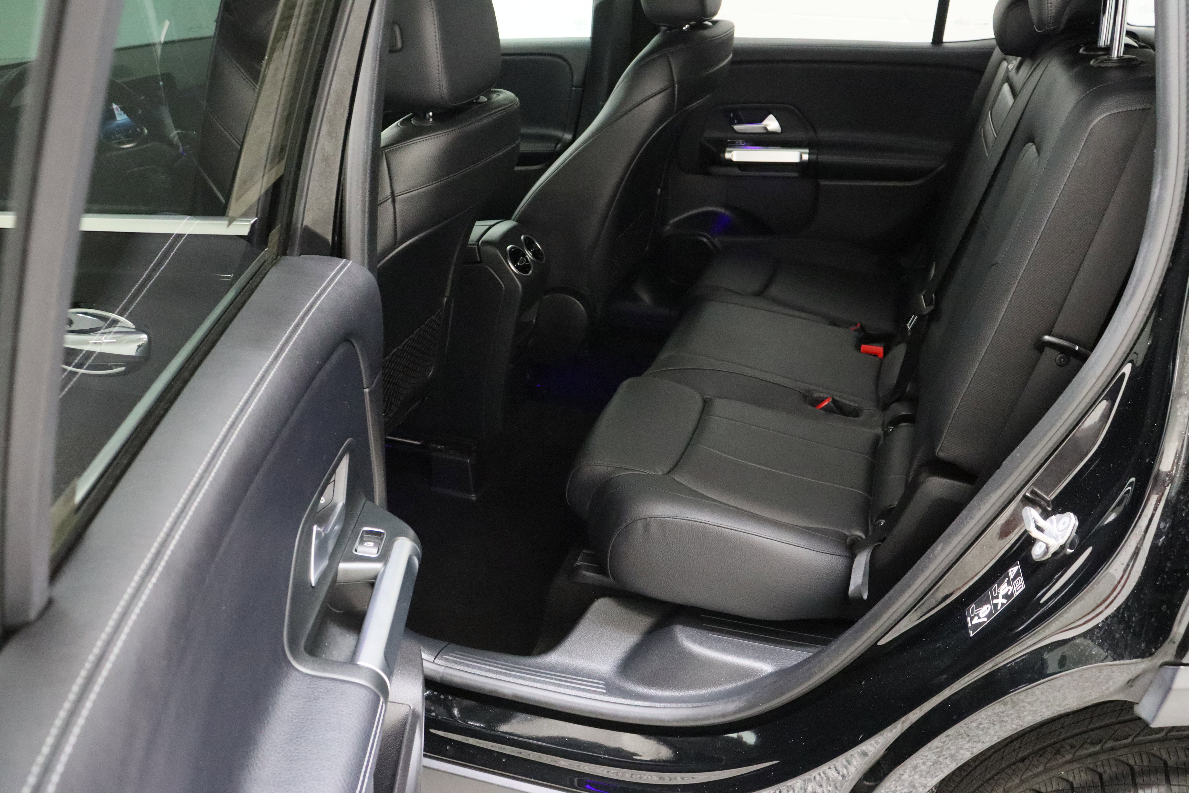 Used 2020 Mercedes-Benz GLB 250 4MATIC image 29