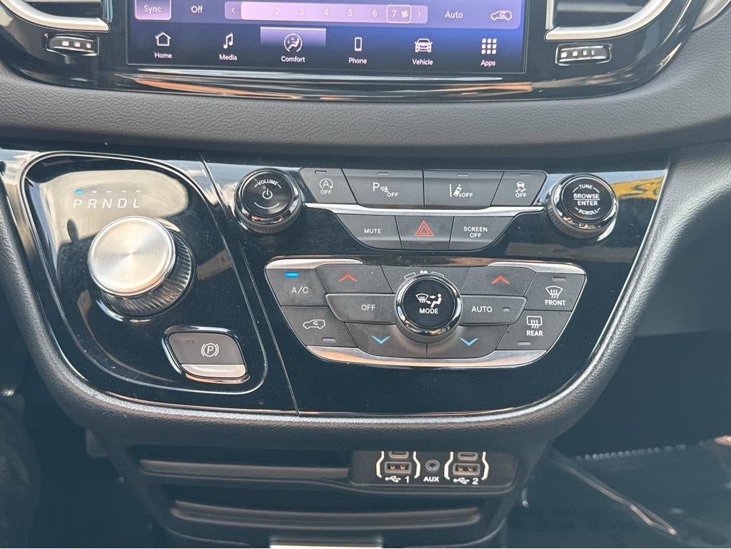 Used 2025 Chrysler Pacifica Select FWD image 27