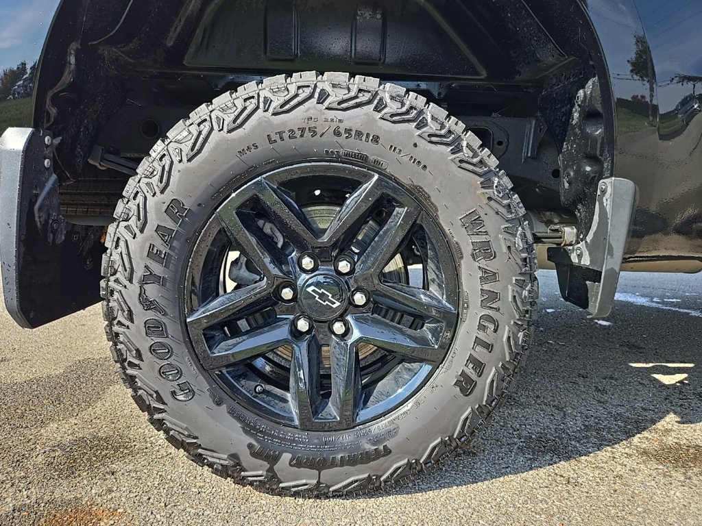 Used 2025 Chevrolet Silverado 1500 Custom Trail Boss AWD/4WD image 12