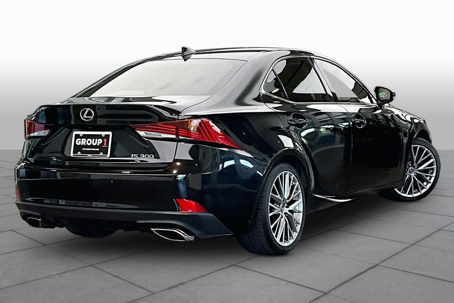 Used 2019 Lexus IS 300 w/ Navigation Package RWD image 13