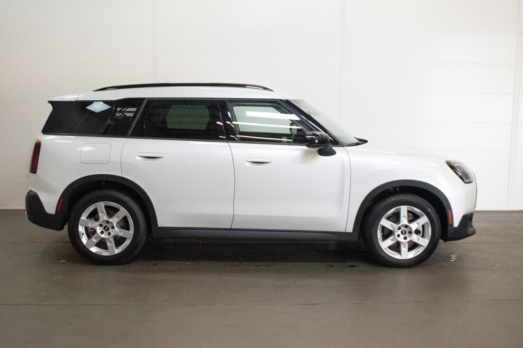 Used 2025 MINI Cooper Countryman S w/ Comfort Package Max image 3