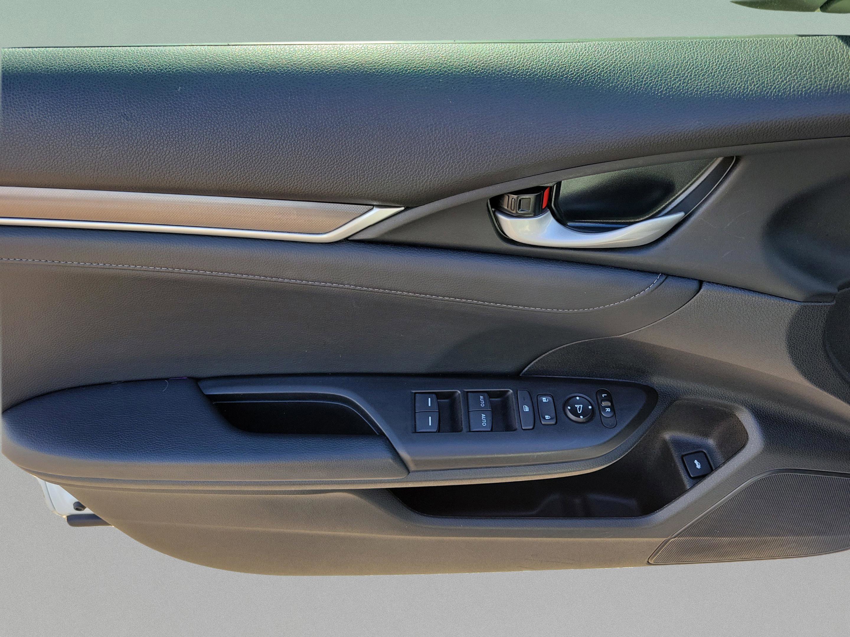 Certified 2021 Honda Civic EX-L image 17