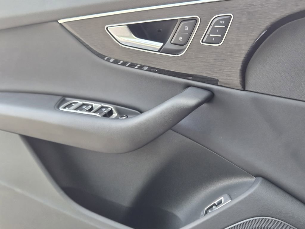 Used 2020 Audi Q7 2.0T Premium Plus w/ Premium Plus Package image 30
