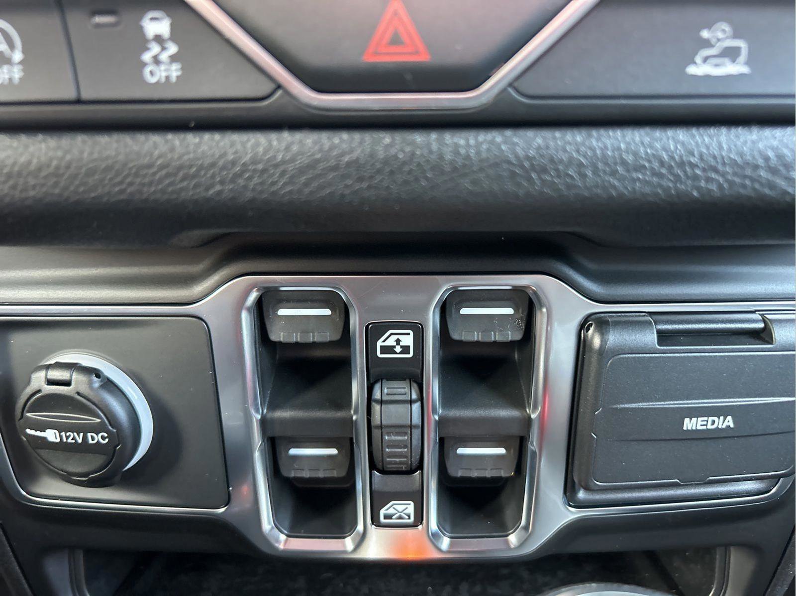 New 2026 Jeep Gladiator Sport image 30