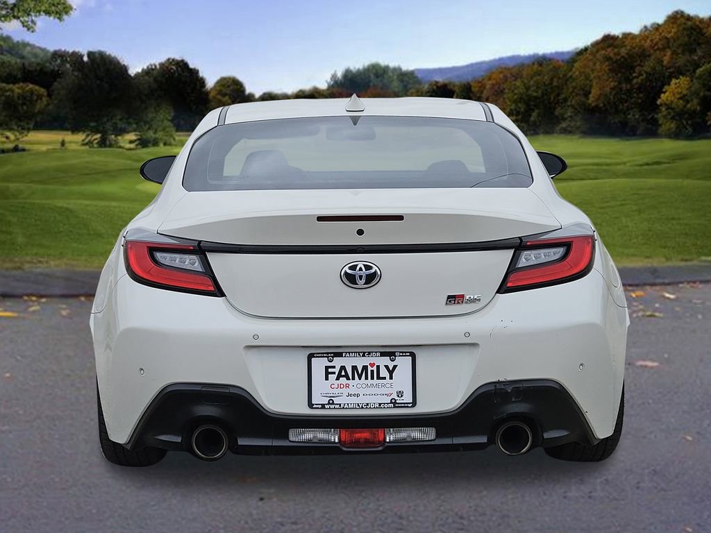 Used 2023 Toyota GR86 RWD image 5
