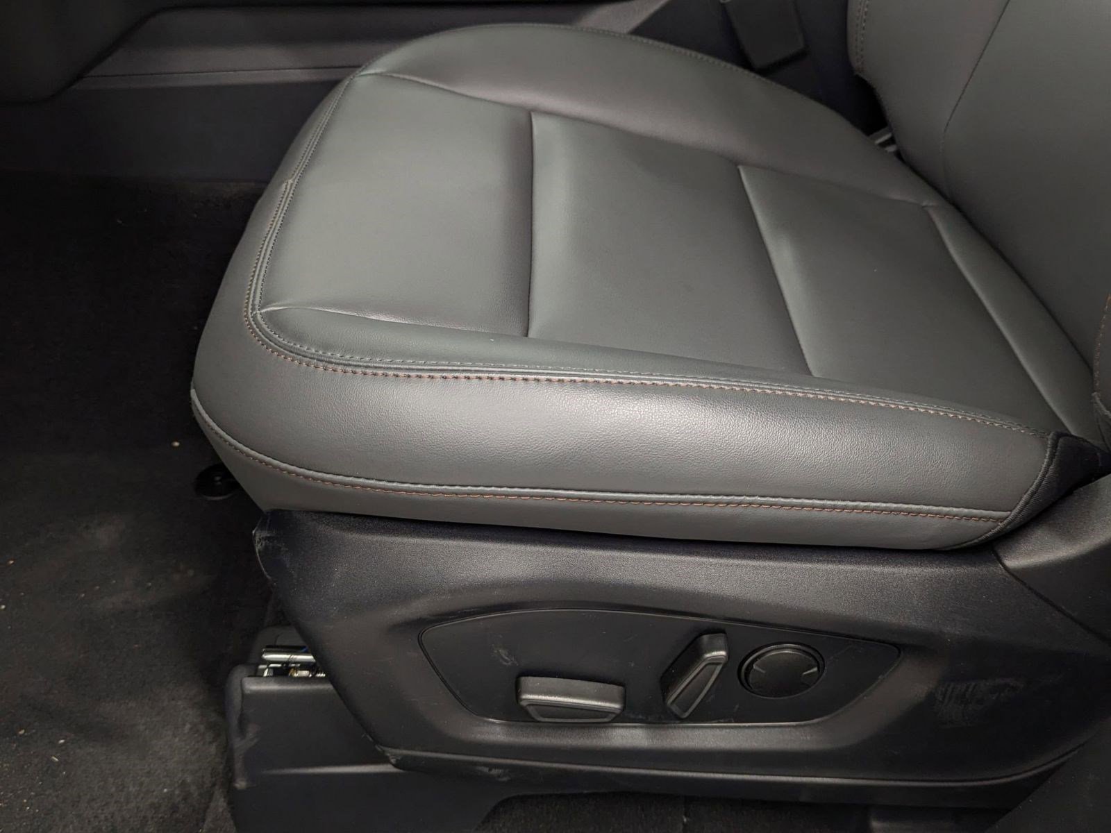 New 2026 Ford Explorer Active w/ Active Comfort Package image 11