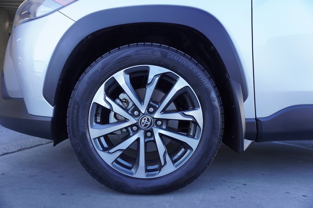 Certified 2022 Toyota Corolla Cross XLE image 22