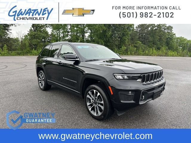 Used 2023 Jeep Grand Cherokee Overland w/ Luxury Tech Group IV AWD/4WD image 3