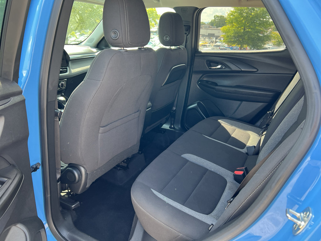 Used 2024 Chevrolet TrailBlazer LT w/ LT Cold Weather Package FWD image 11