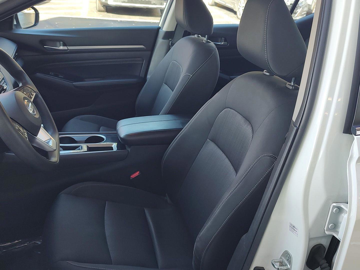 Used 2021 Nissan Altima 2.5 SV image 2