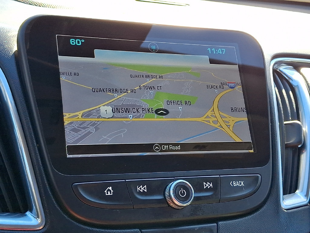 Used 2016 Chevrolet Malibu Premier w/ Driver Confidence Package FWD image 3