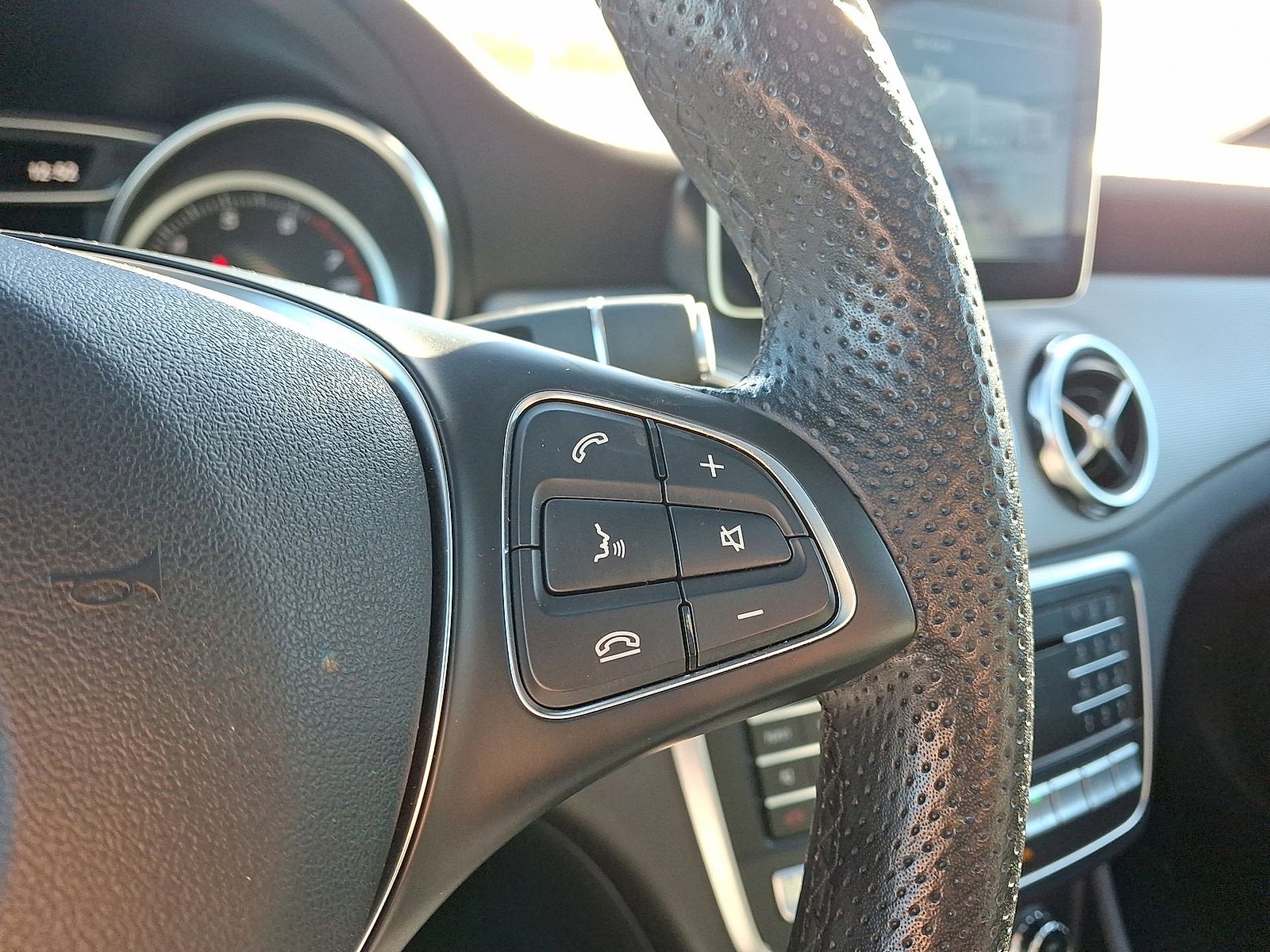 Used 2020 Mercedes-Benz GLA 250 GLA 250 w/ Premium Package image 24