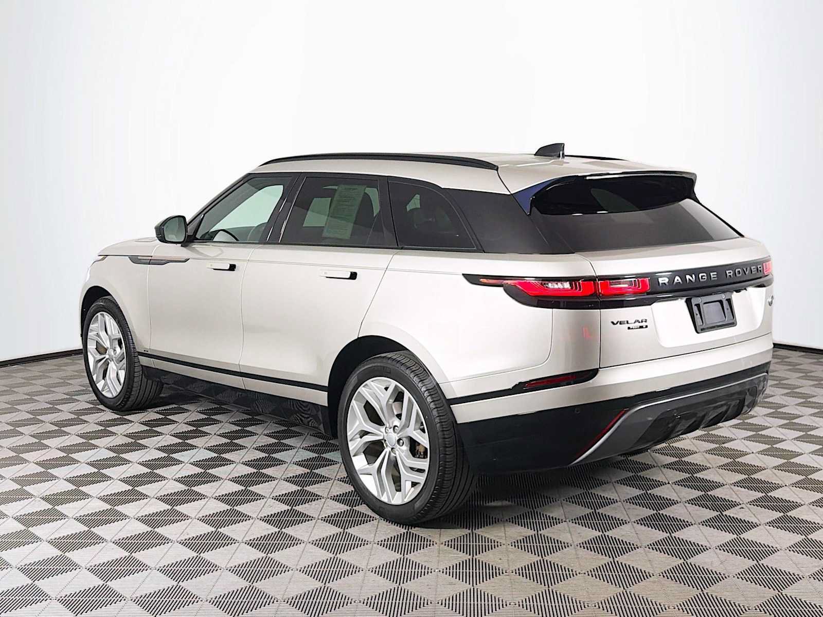 Used 2020 Land Rover Range Rover Velar R-Dynamic S AWD/4WD image 7