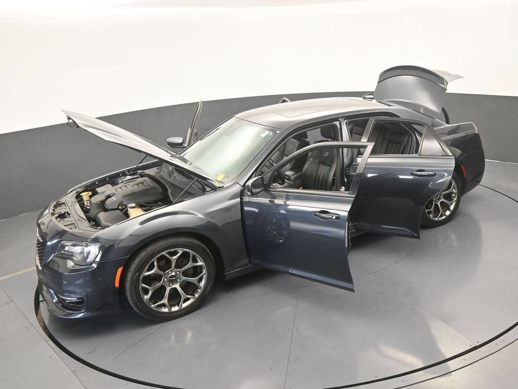Used 2018 Chrysler 300 S w/ 300S Premium Group RWD image 65