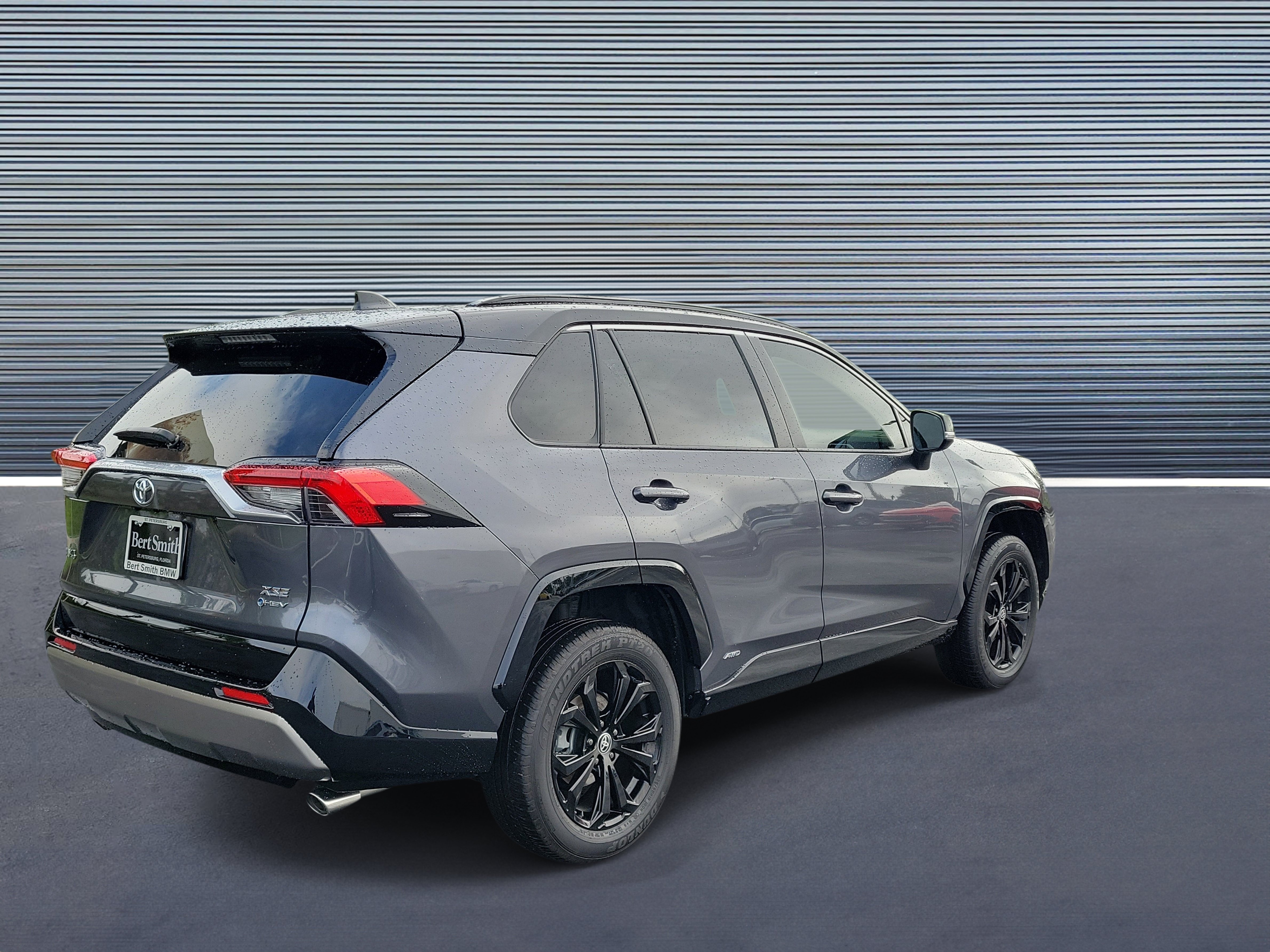 Used 2025 Toyota RAV4 XSE AWD/4WD image 3