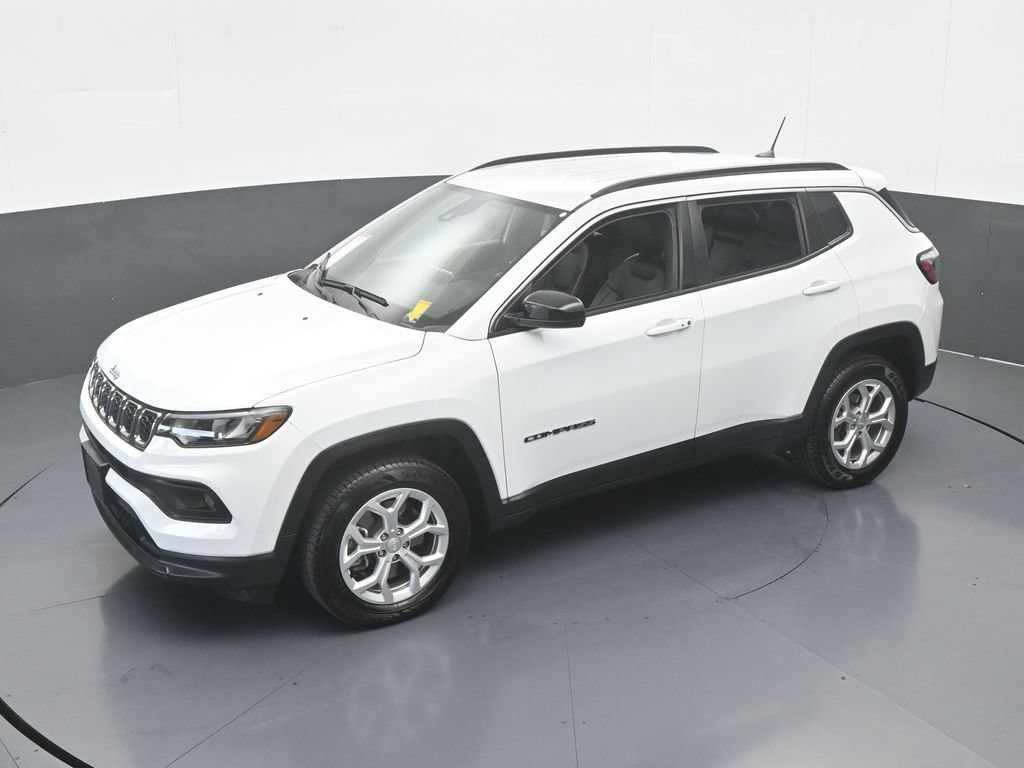 Used 2024 Jeep Compass Latitude AWD/4WD image 42