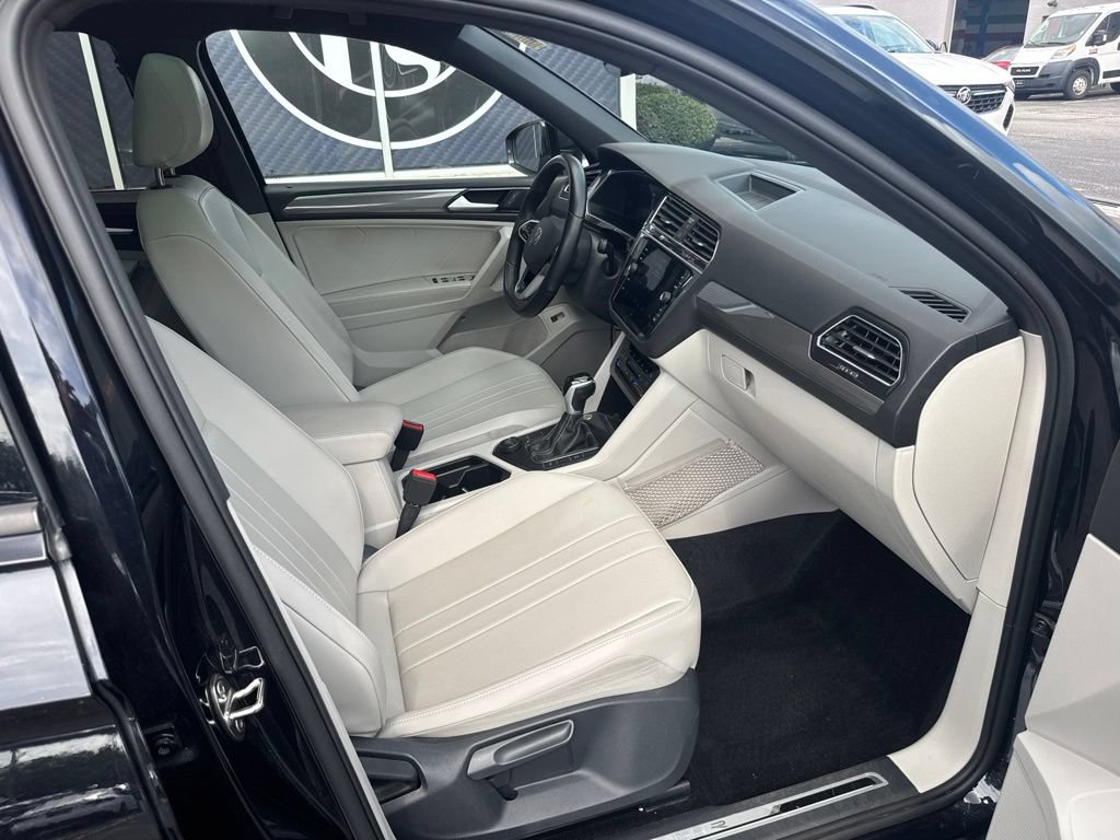 Used 2024 Volkswagen Tiguan SE R-Line AWD/4WD image 65