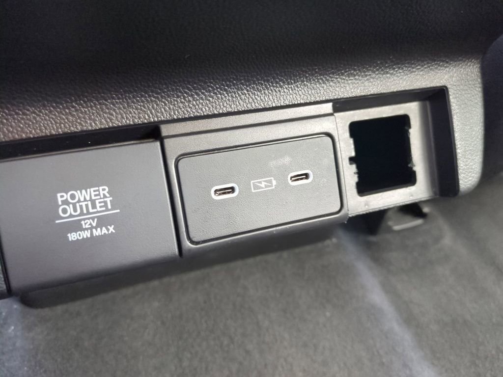 Used 2025 Acura MDX SH-AWD image 17