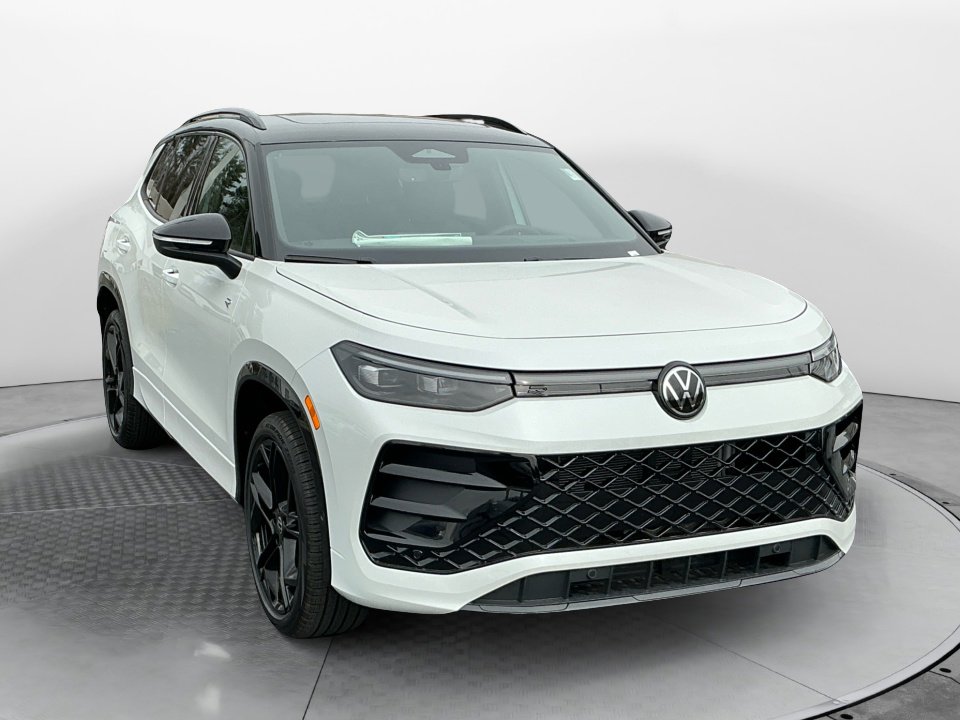 New 2026 Volkswagen Tiguan SE R-Line AWD/4WD image 1