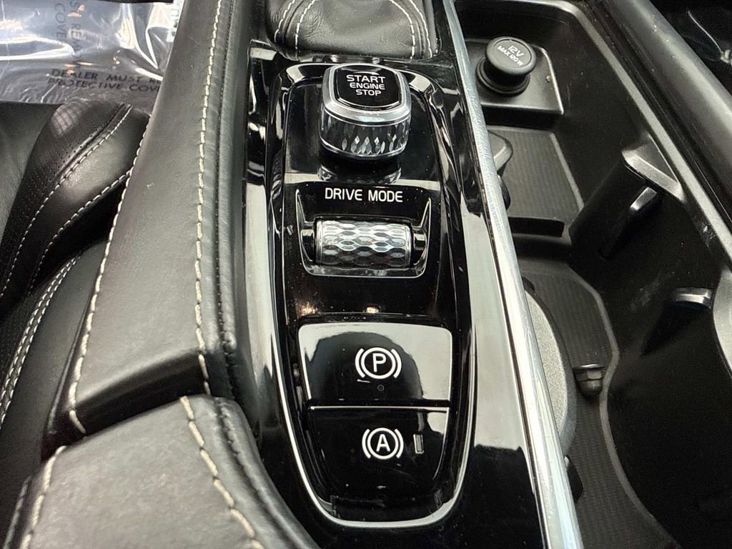 Used 2018 Volvo V90 T5 R-Design image 37