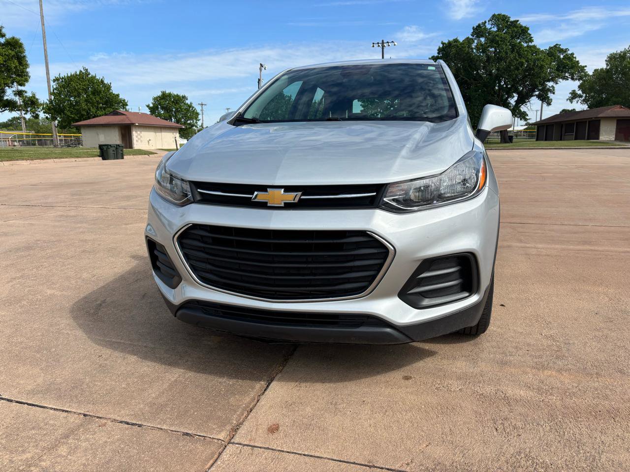 Used 2019 Chevrolet Trax LS w/ LPO, Cargo Package FWD image 4