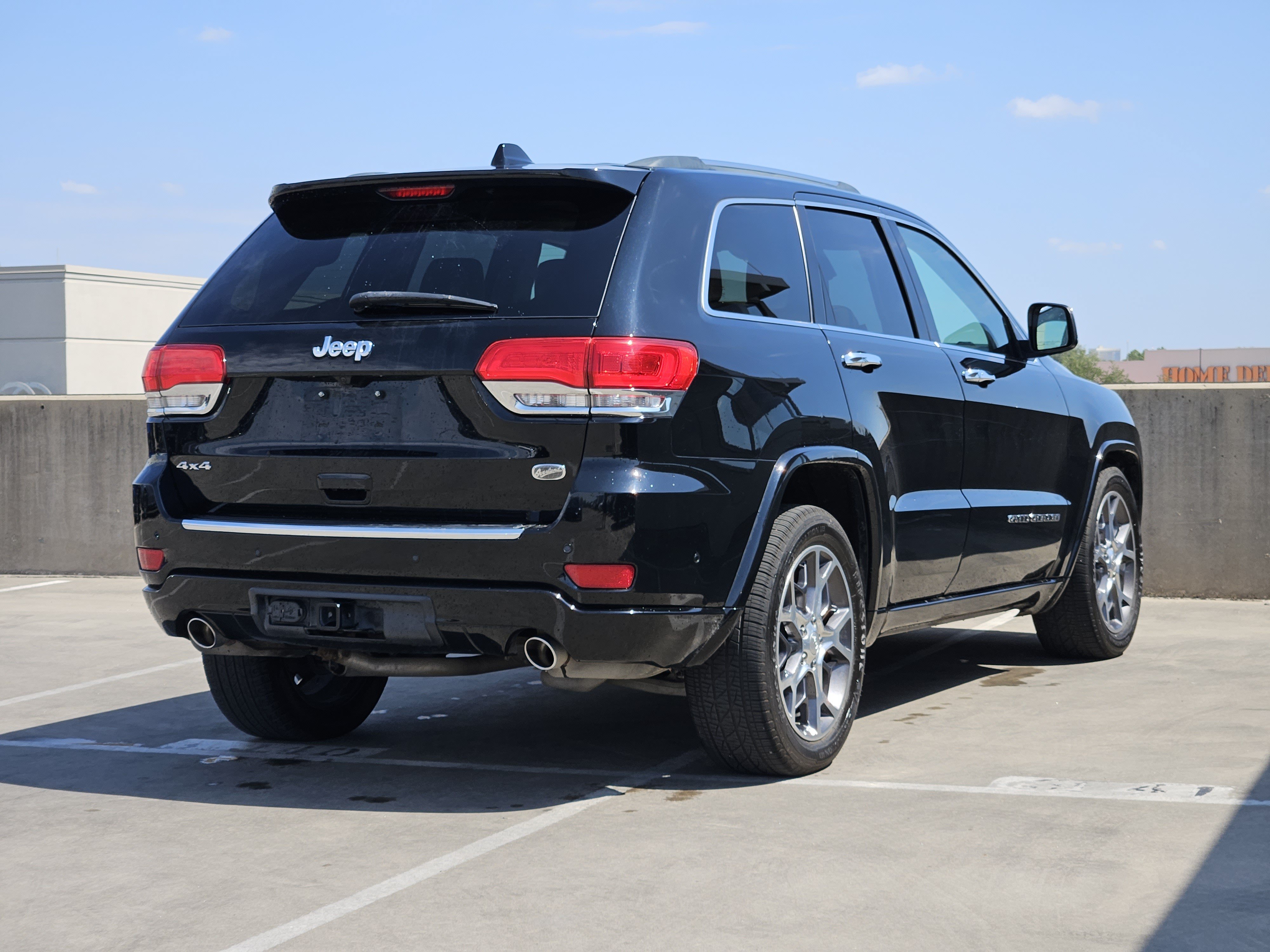 Used 2019 Jeep Grand Cherokee Overland AWD/4WD image 8