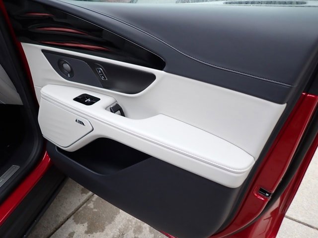 New 2026 Lincoln Nautilus Premier w/ Equipment Group 102A AWD/4WD image 20