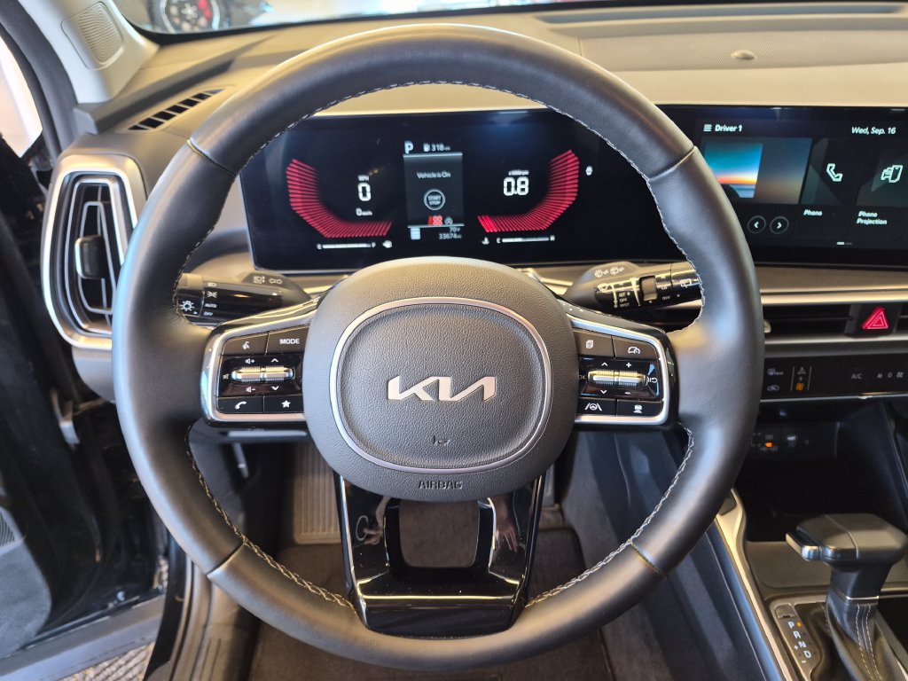 Used 2025 Kia Sorento EX AWD/4WD image 18