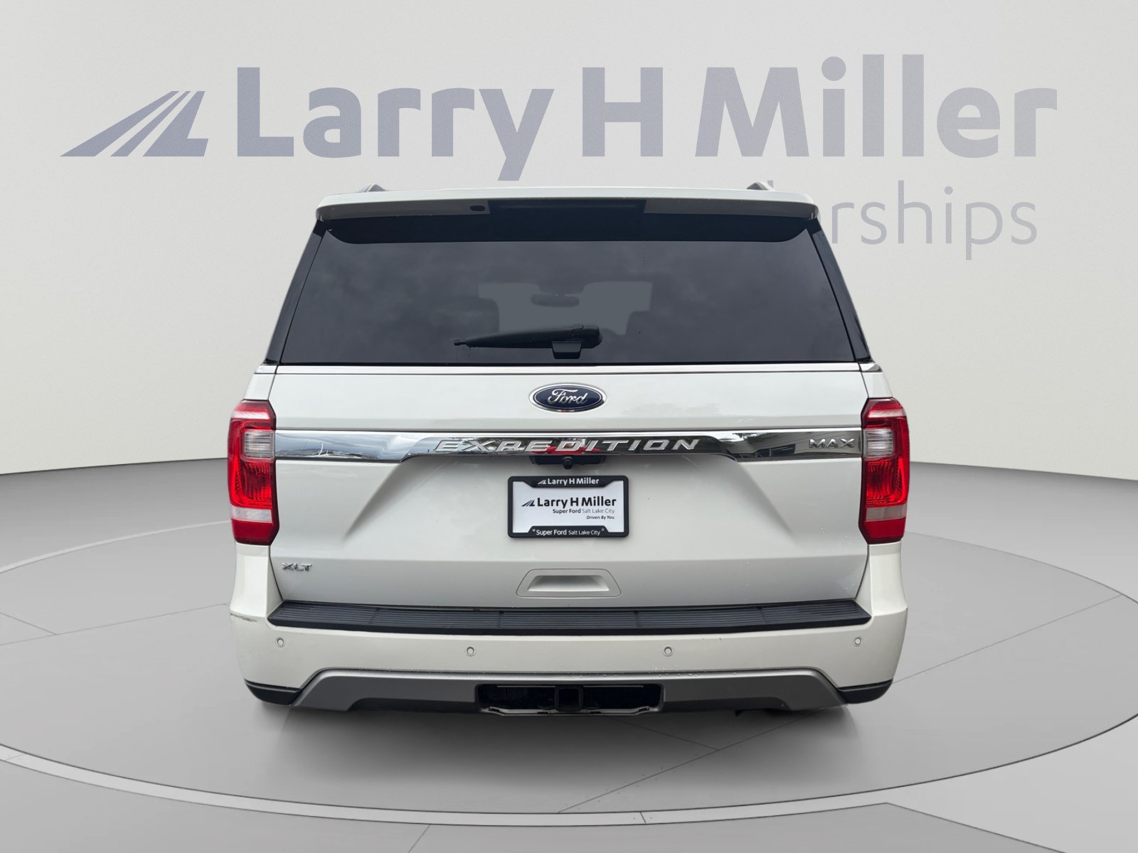 Used 2020 Ford Expedition Max XLT w/ Equipment Group 202A AWD/4WD image 4