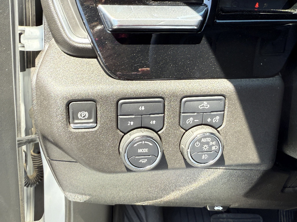 Used 2025 Chevrolet Silverado 2500 LT AWD/4WD image 16