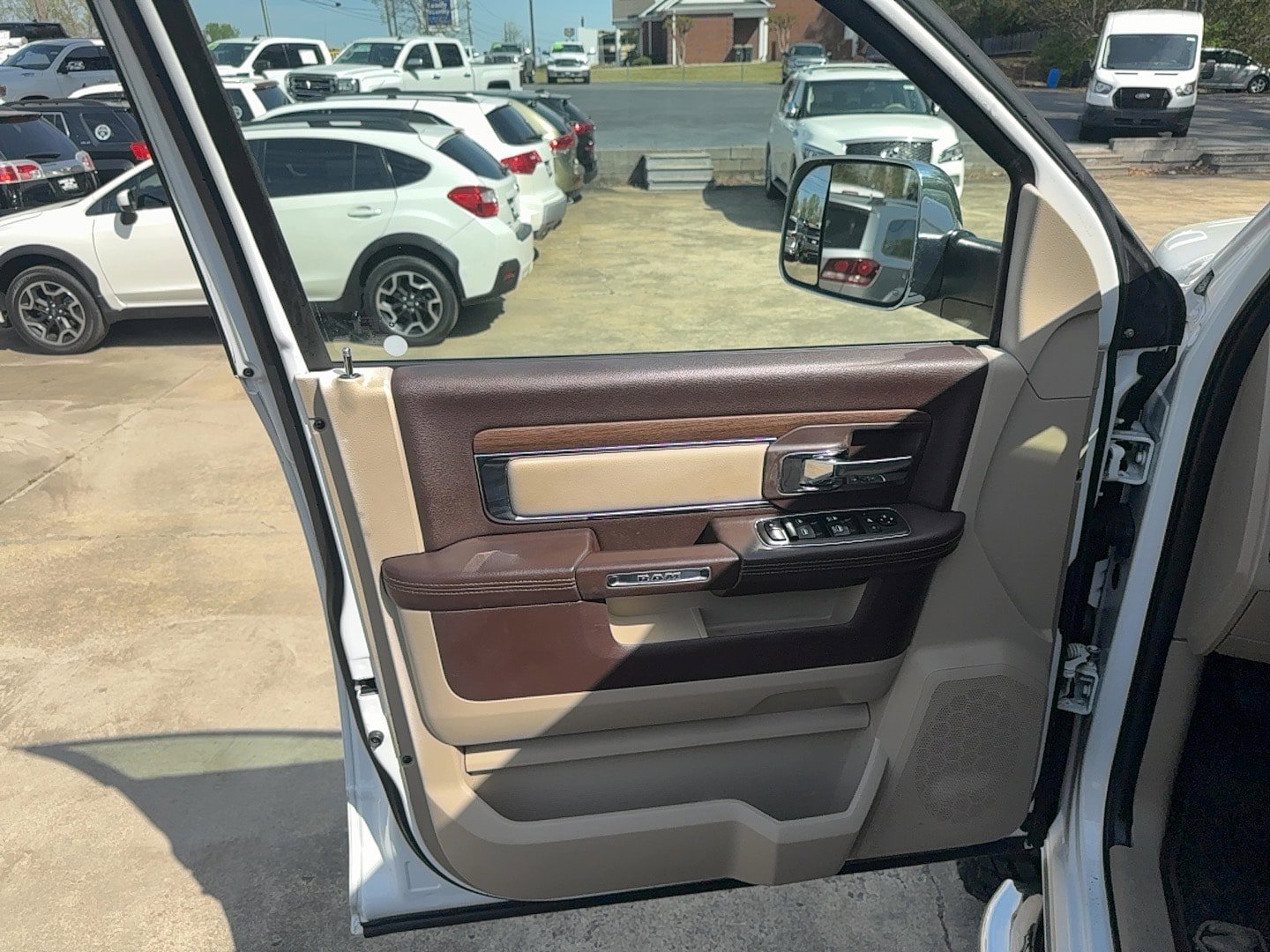 Used 2015 RAM 2500 Laramie w/ Protection Group image 12