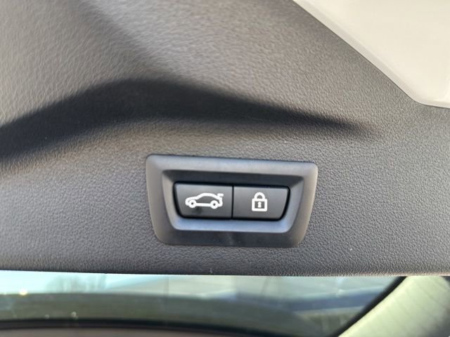 Used 2022 BMW X7 M50i w/ Dynamic Handling Package image 18