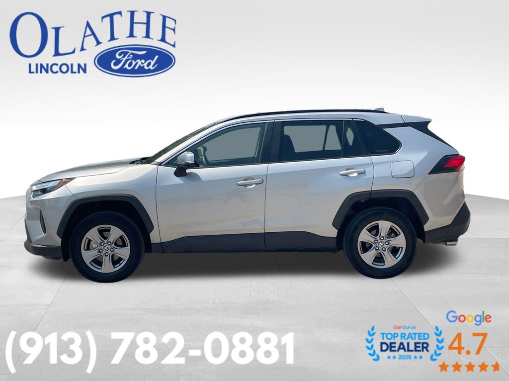 Used 2025 Toyota RAV4 XLE AWD/4WD image 2