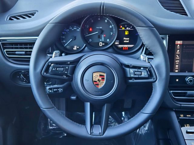 Used 2026 Porsche Macan image 17