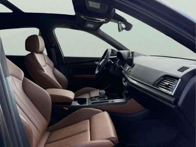 Certified 2025 Audi Q5 e Premium Plus w/ Premium Plus Package AWD/4WD image 30