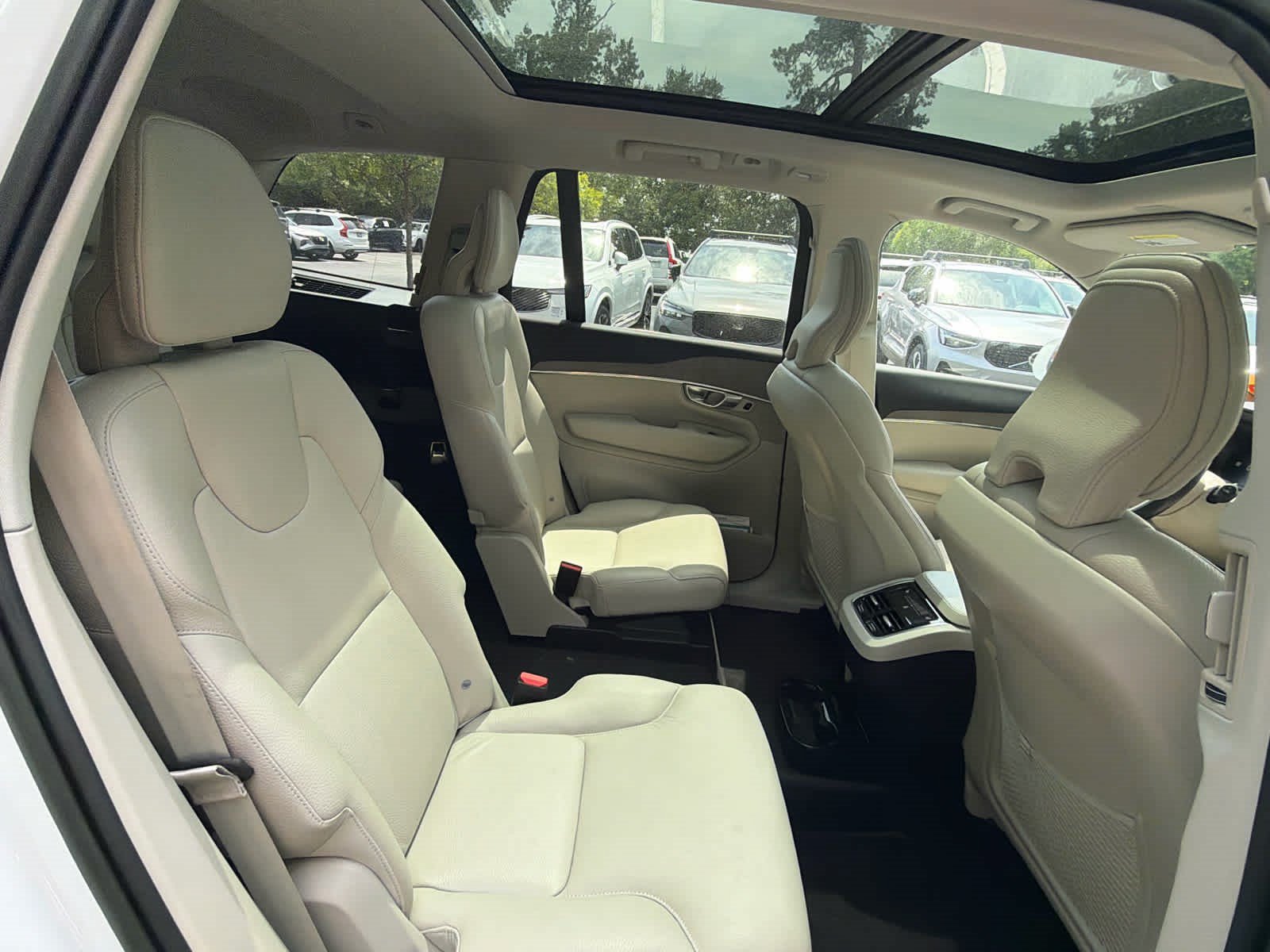 Certified 2023 Volvo XC90 B6 Plus w/ Protection Package Premier AWD/4WD image 20