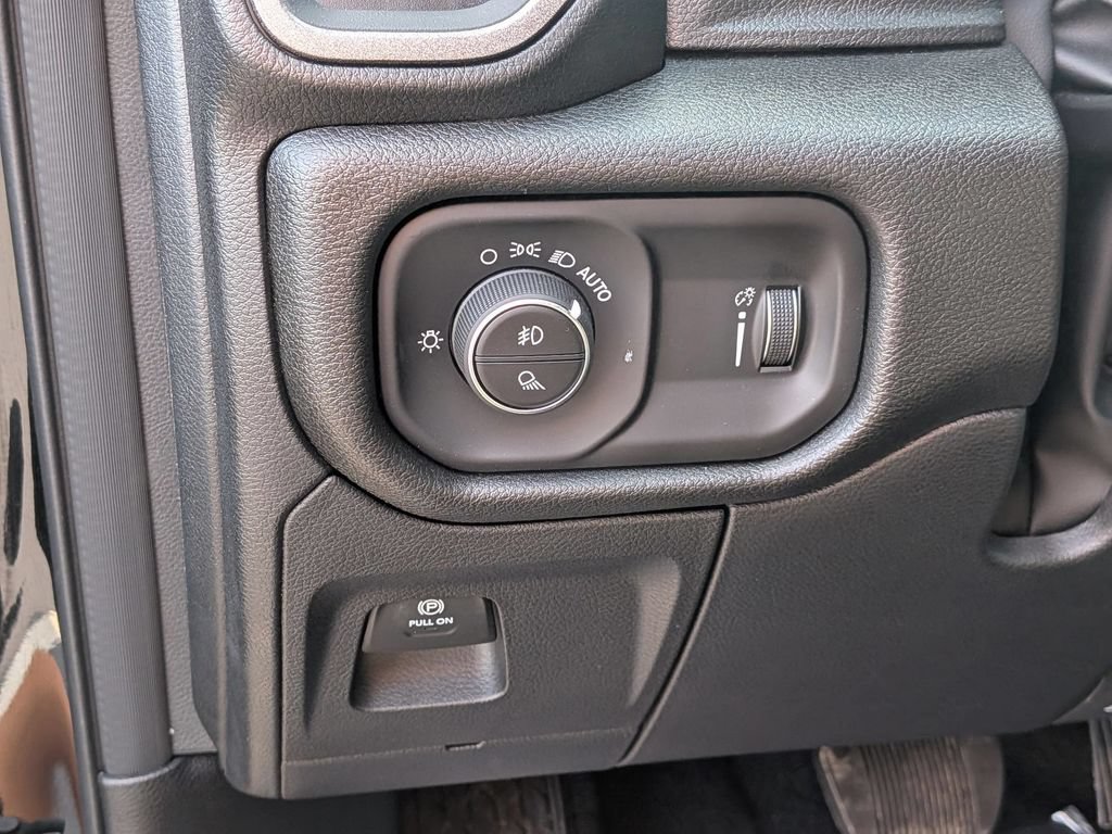 New 2026 RAM 1500 Express AWD/4WD image 13