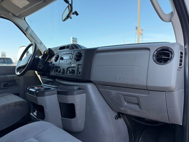 Used 2014 Ford E-250 and Econoline 250 image 9