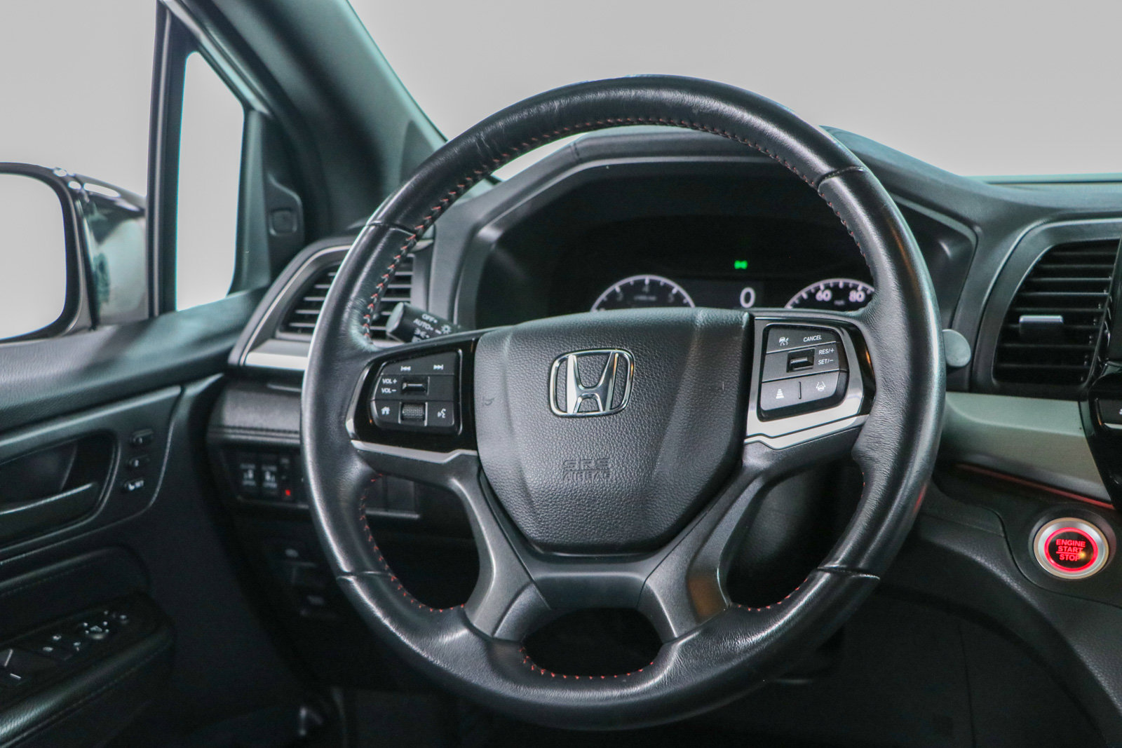 Used 2025 Honda Odyssey Sport-L image 12