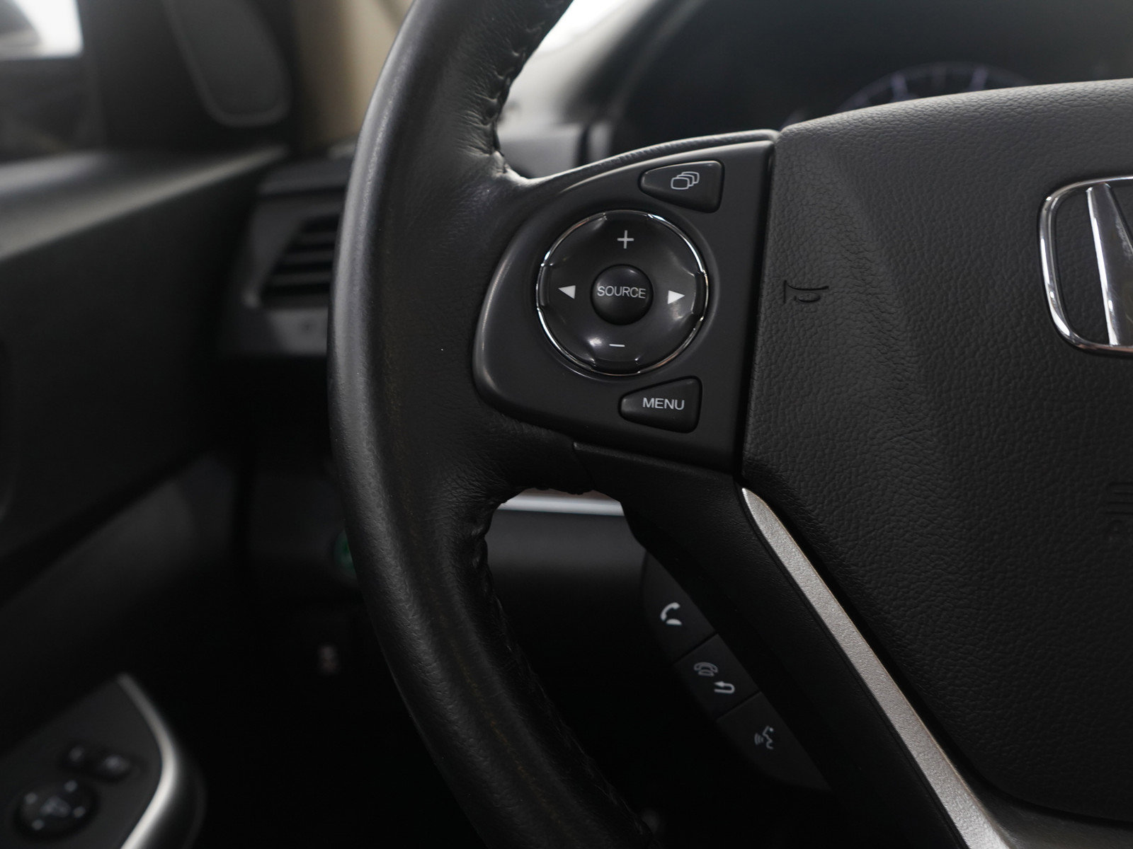 Used 2015 Honda CR-V EX-L image 25