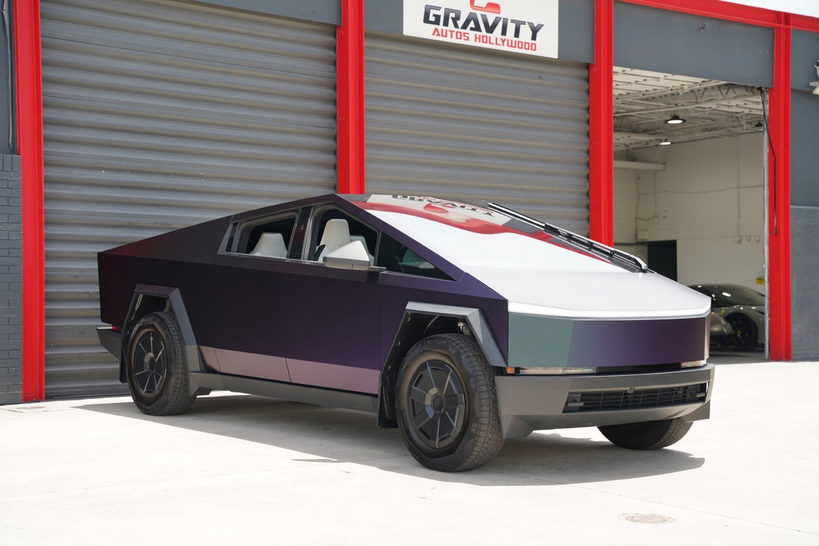Used 2024 Tesla Cybertruck AWD Crew Cab image 7