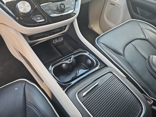 Used 2023 Chrysler Pacifica Limited w/ Uconnect Theater Family Group AWD/4WD image 32