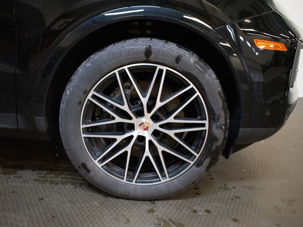 Certified 2026 Porsche Cayenne AWD/4WD image 15