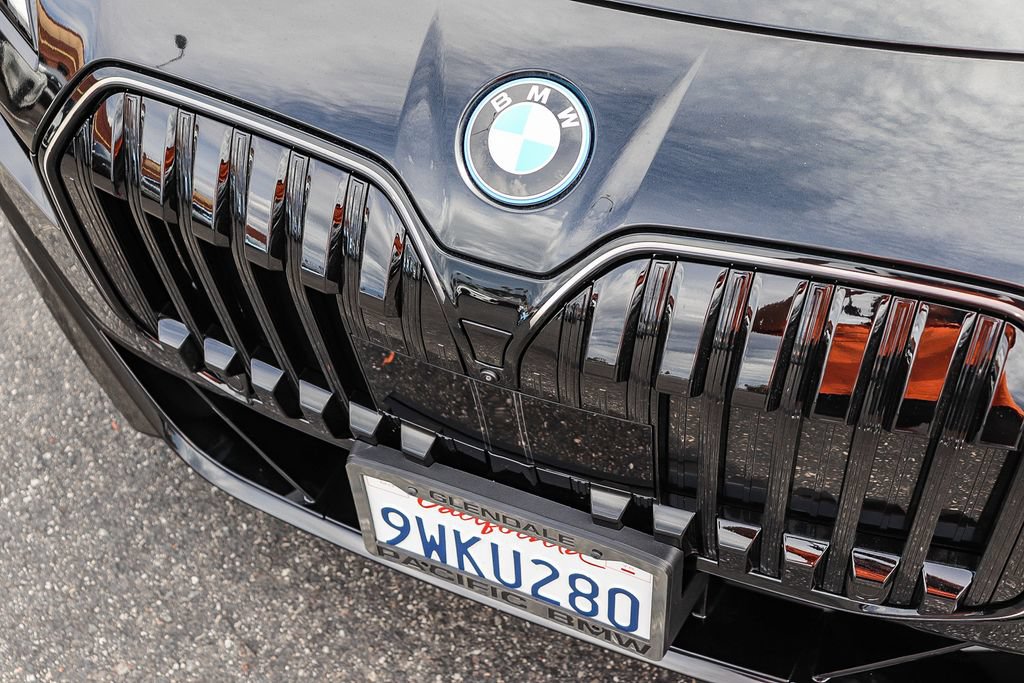 Used 2026 BMW 750e xDrive AWD/4WD image 11