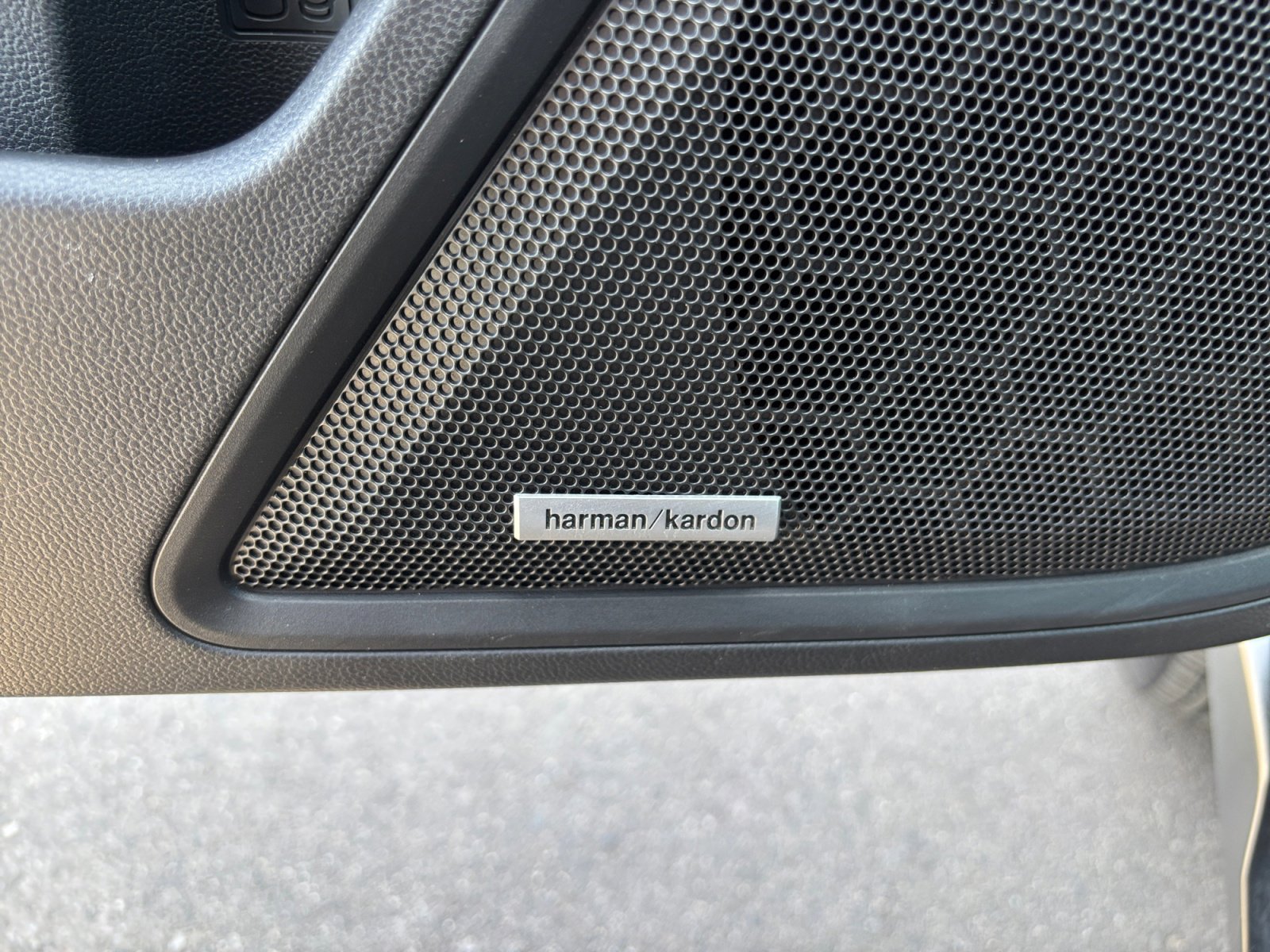 Used 2024 Subaru Outback Touring XT image 27