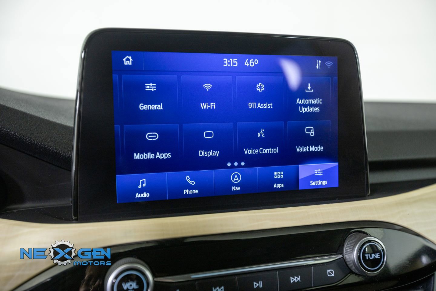 Used 2021 Ford Escape Titanium w/ Titanium Elite Package AWD/4WD image 23