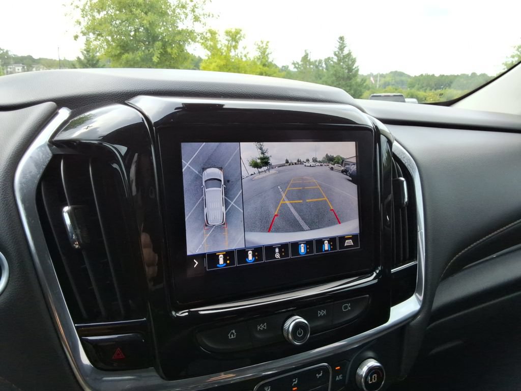 Certified 2020 Chevrolet Traverse LT w/ LT Premium Package FWD image 31